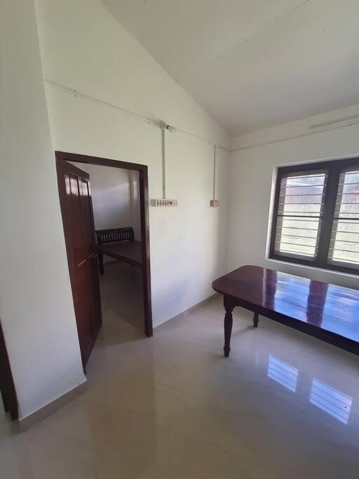 Serenity Apartment Thiruvananthapuram Екстериор снимка